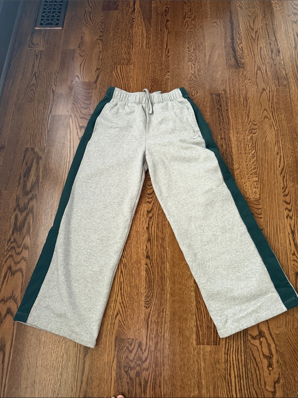 Vans grey rookie sweatpants with dark green stripe medium